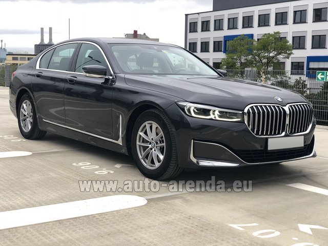 Rental BMW 730d xDrive in the Hague