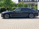 BMW M760Li xDrive V12 для трансферов из аэропортов и городов в Нидерландах в Голландии и Европе.